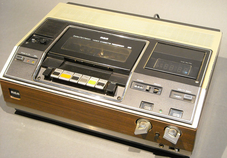 VCR-RCA