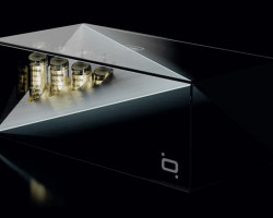 <b>Categoria: </b>Áudio High-end</br>
<b>Marca: </b>Qoobi ONE</br>
<b>Produto: </b>pré-amplificador a válvula sem fio</br>
<b>Descrição:</b> reproduz música digital de qualquer fonte Bluetooth usando tecnologias analógicas