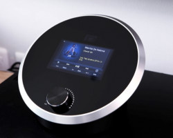 <b>Categoria:</b> Áudio e Vídeo High-end</br>
<b>Marca: </b>Telestream Rendez-vous</br>
<b>Produto: </b>Streamer de vídeo 4K e áudio de alta resolução</br>
<b>Descrição: </b>reproduz arquivos 4K HDR em 10-bit e música em até 32-bit (384kHz), ou DSD256.