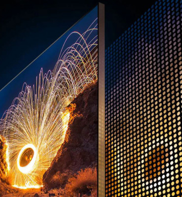 Outra característica dos TVs LCD é o backlight, painel luminoso interno sem o qual as cores da imagem desaparecem. Nos painéis do tipo FALD, existente nos TVs top de linha, há maior quantidade de leds luminosos e um controle mais eficiente pelo processador. Isso garante melhor contraste, que é o item mais importante na composição da imagem em vídeo.