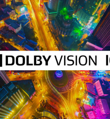 Dolby Vision, assim como HDR10+, são variações aperfeiçoadas do conceito HDR. O filme ou série vem codificado com instruções para a melhor reprodução de imagem, e essas instruções são passadas em tempo real para o processador. A cada cena, o aparelho faz então os devidos ajustes. <a href="https://www.hometheater.com.br/portal/2020/01/24/video-explica-processamento-dolby-vision-com-inteligencia-artificial/">Veja neste vídeo</a>.