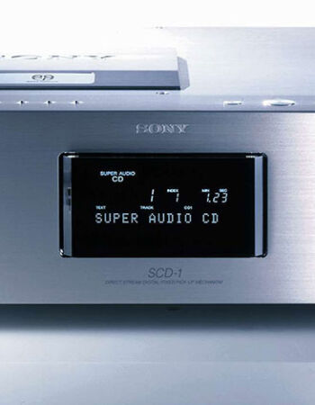 Outra inovação adorada pelos amantes do áudio foi o Super Audio CD (aqui o SCD-1, player de 1999), formato mais refinado de disco digital que permitia captar muito mais nuances e detalhes da música. Perdeu espaço para o streaming, mas continua sendo comercializado até hoje.