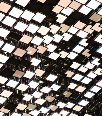 2009 – Philips (Holanda) começa a comercializar lâmpadas baseadas em diodos orgânicos