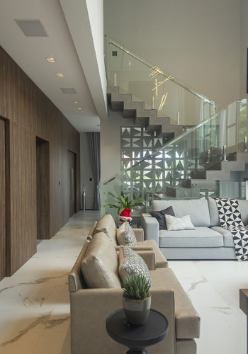 A sala de estar também foi incluída no projeto de sonorização