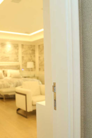 Keypads como este foram instalados em vários ambientes dos </br>dois apartamentos integrados