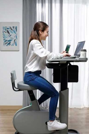 Novidade da Acer: enquanto pedala, o usuário recarrega o laptop e o smartphone.