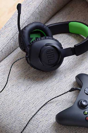 Fone de ouvido JBL, especial para uso com consoles Xbox.