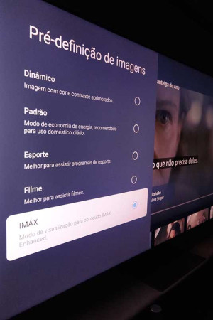 Conteúdos em HDR10 e 10+ ganham impacto quando se aciona a função IMAX