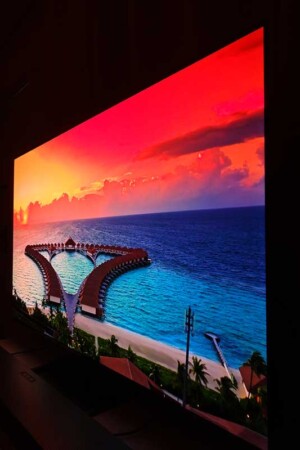 A tela preserva a qualidade das imagens mesmo assistindo em ângulo lateral desfavorável