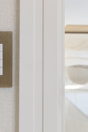 Keypads como este, de acabamento luxuoso, combinam com o visual de cada ambiente.