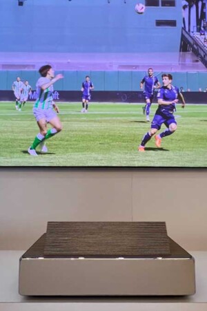 Samsung também apresentou a versão 8K do projetor sem fio Premiere