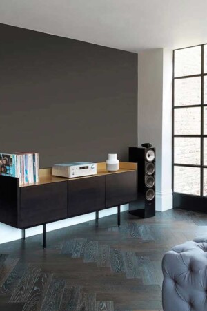 O desempenho do equipamento depende muito dos materiais usados no piso, teto e paredes da sala.